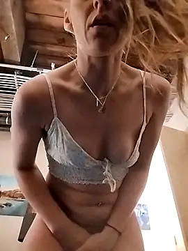 eatmeplease44 online show from February 2026 08:31:02 PM