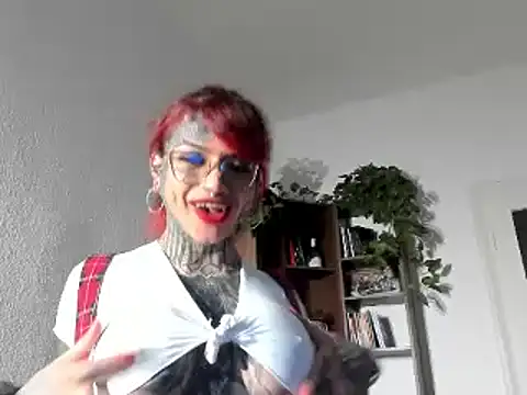 Snapshot of tamarapervert chatting on January 2025 03:48:01 PM tamarapervert online show from January 2025 03:48:01 PM