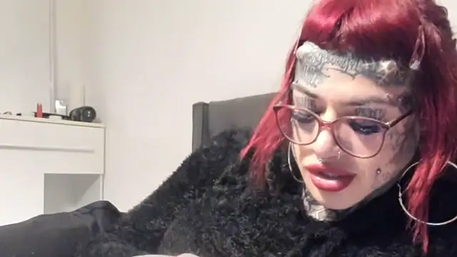 Snapshot of tamarapervert chatting on February 2026 10:52:02 PM tamarapervert online show from February 2026 10:52:02 PM