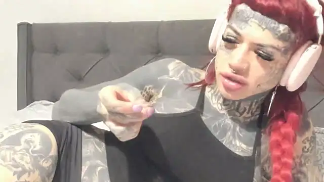 Snapshot of tamarapervert chatting on February 2026 10:54:01 PM tamarapervert online show from February 2026 10:54:01 PM