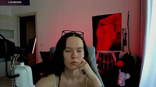 DivineBite online show from July 2026 03:04:02 PM
