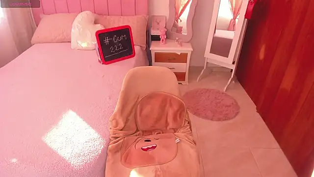 whitneyhot online show from September 2025 11:43:02 AM