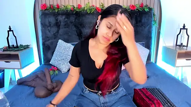 Karlagonzales  online show from January 2026 11:48:02 AM