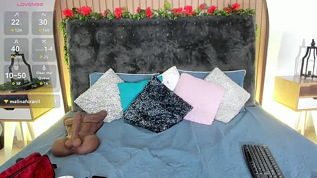 Karlagonzales  online show from February 2026 07:32:02 PM