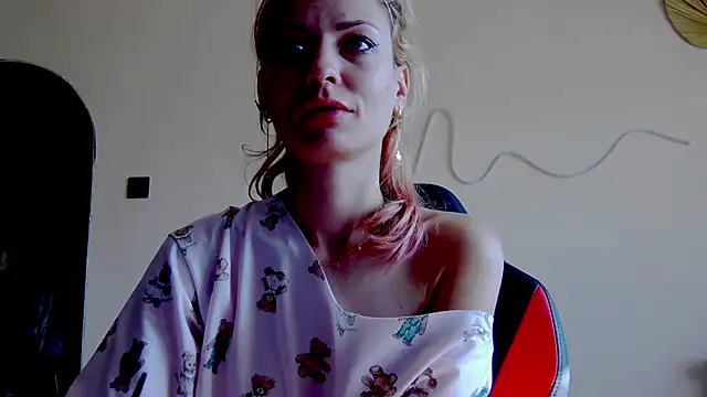 Snapshot of karo123421 chatting on November 2025 09:00:02 AM karo123421 online show from November 2025 09:00:02 AM