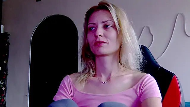 Snapshot of karo123421 chatting on November 2025 08:47:01 AM karo123421 online show from November 2025 08:47:01 AM