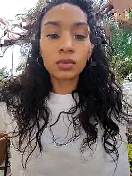 Leaberry online show from October 2025 08:31:01 PM