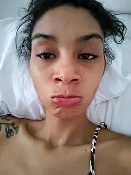 Leaberry online show from November 2025 12:15:01 PM