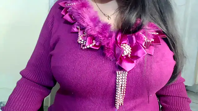 HOT CHILLY online show from February 2025 06:41:01 PM