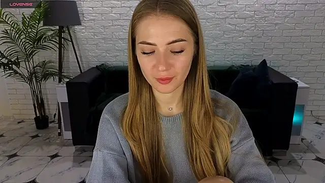 Adelyna Bird online show from September 2025 06:18:01 AM