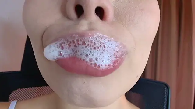 lisbet21x online show from March 2026 04:35:01 PM