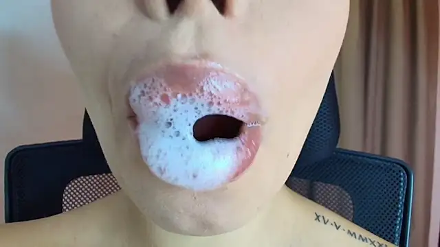 lisbet21x online show from April 2026 10:22:02 PM