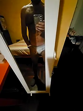 Dolceporco19 online show from November 2025 05:35:01 PM