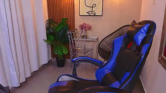 Snapshot of Kenya--Buhle chatting on June 2026 11:12:02 AM Kenya--Buhle online show from June 2026 11:12:02 AM