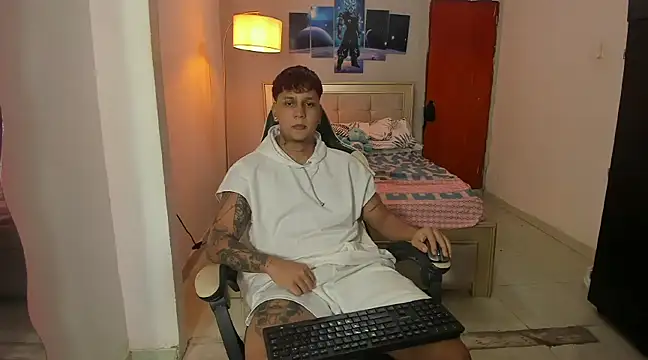 Snapshot of Jake_simons chatting on December 2024 02:27:02 AM Jake simons online show from December 2024 02:27:02 AM