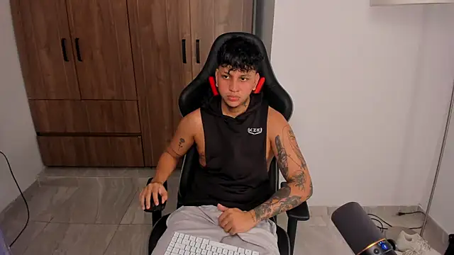 Snapshot of Jake_simons chatting on September 2025 02:59:02 AM Jake simons online show from September 2025 02:59:02 AM