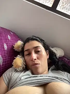 Snapshot of andreaisis2 chatting on October 2025 09:02:01 PM andreaisis2 online show from October 2025 09:02:01 PM