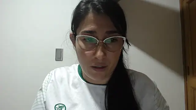 andreaisis2 online show from April 2026 11:16:01 PM