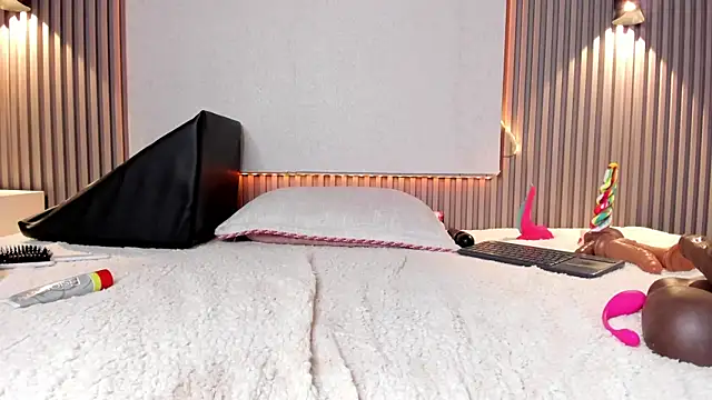 Zafiiraa online show from March 2025 06:34:02 PM