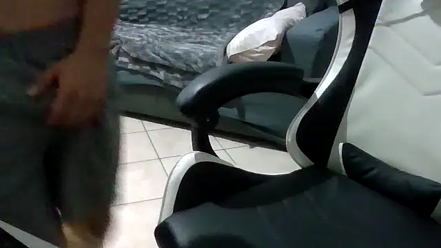 Snapshot of simoninside25 chatting on September 2025 07:03:01 PM simoninside25 online show from September 2025 07:03:01 PM