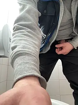 simoninside25 online show from February 2026 11:09:02 AM