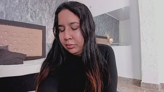 Lia sarahi online show from December 2025 12:21:02 PM