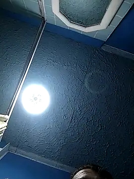 Wero4200 online show from October 2025 08:52:01 PM