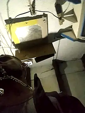 Wero4200 online show from November 2025 07:42:01 AM