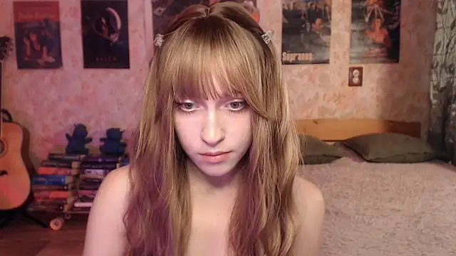 Snapshot of Friendly_Ellie chatting on July 2026 12:26:02 AM Friendly Ellie online show from July 2026 12:26:02 AM
