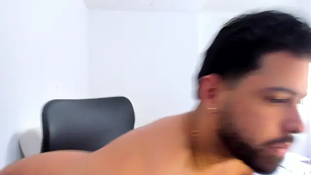 Justyn Torres online show from October 2025 12:59:01 PM