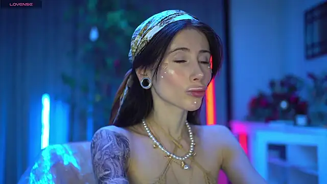 Your Nicolett online show from February 2025 01:40:01 AM