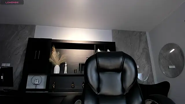 Snapshot of NickyLawson chatting on April 2026 04:04:01 AM NickyLawson online show from April 2026 04:04:01 AM