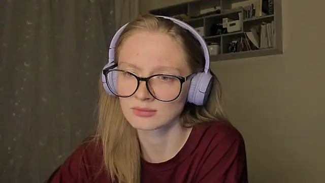 Snapshot of mollytuck chatting on September 2025 03:03:01 PM mollytuck online show from September 2025 03:03:01 PM