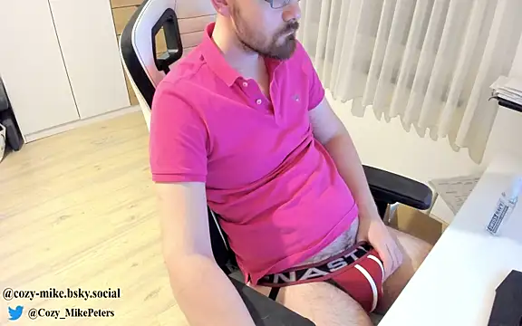 cozy-mike online show from March 2025 01:39:01 AM