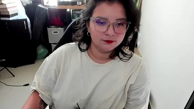 aika-dreams online show from October 2025 01:42:02 PM