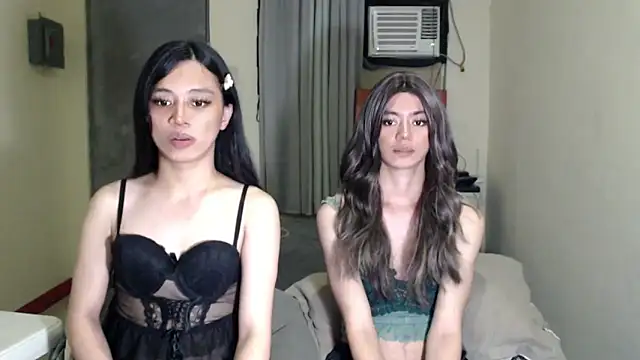 Snapshot of Urworldclasstrans chatting on October 2025 08:24:02 PM Urworldclasstrans online show from October 2025 08:24:02 PM