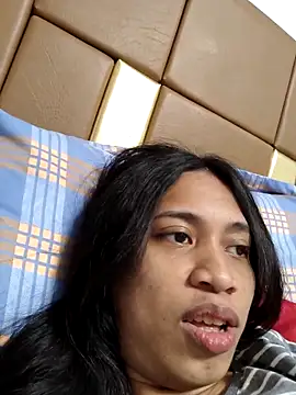 Snapshot of Urworldclasstrans chatting on February 2026 06:12:01 AM Urworldclasstrans online show from February 2026 06:12:01 AM