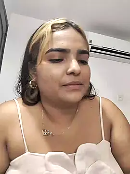 Mayssa Cute online show from December 2024 10:01:02 PM