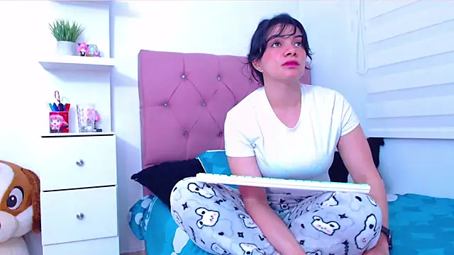 Vannessa  Shy online show from September 2025 11:29:01 PM