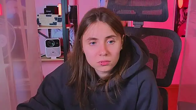  AnnaStark  online show from May 2026 08:18:01 AM