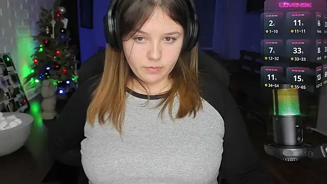 Snapshot of XNirvanaX chatting on January 2025 03:40:01 AM XNirvanaX online show from January 2025 03:40:01 AM