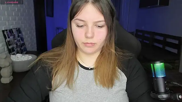 Snapshot of XNirvanaX chatting on February 2025 02:06:02 AM XNirvanaX online show from February 2025 02:06:02 AM