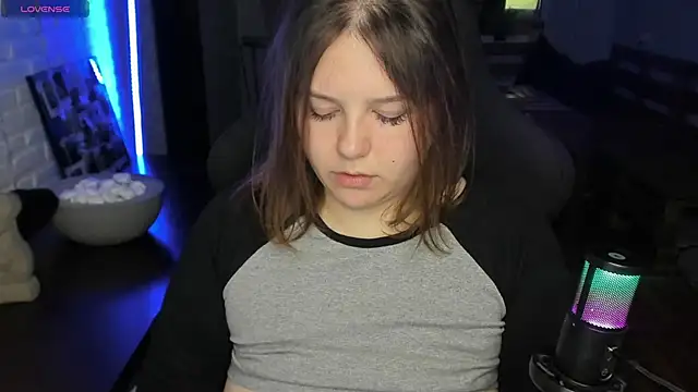 Snapshot of XNirvanaX chatting on September 2025 03:30:01 AM XNirvanaX online show from September 2025 03:30:01 AM