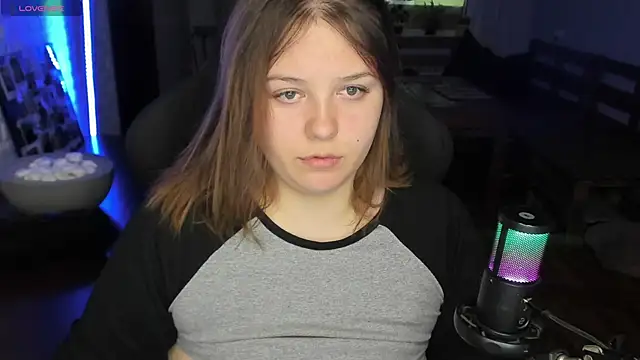 Snapshot of XNirvanaX chatting on September 2025 04:03:01 AM XNirvanaX online show from September 2025 04:03:01 AM