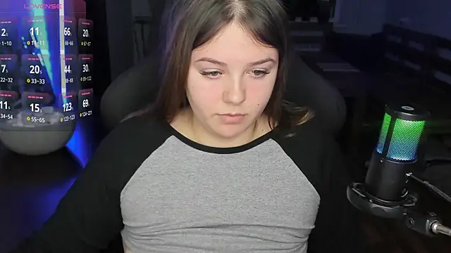 Snapshot of XNirvanaX chatting on September 2025 03:44:02 AM XNirvanaX online show from September 2025 03:44:02 AM