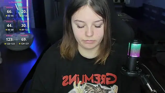 Snapshot of XNirvanaX chatting on October 2025 05:38:01 AM XNirvanaX online show from October 2025 05:38:01 AM