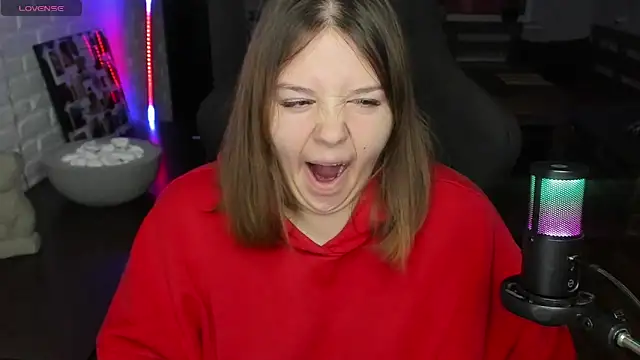 Snapshot of XNirvanaX chatting on October 2025 04:10:02 AM XNirvanaX online show from October 2025 04:10:02 AM