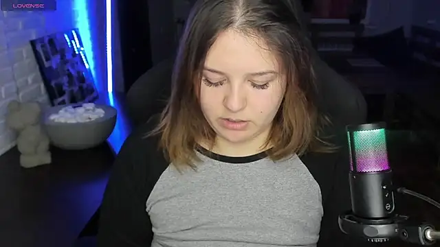 Snapshot of XNirvanaX chatting on October 2025 01:47:02 AM XNirvanaX online show from October 2025 01:47:02 AM