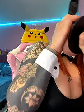 Luna Paris  online show from October 2025 09:46:02 PM