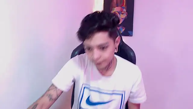 Snapshot of saad_man chatting on January 2025 02:22:02 AM saad man online show from January 2025 02:22:02 AM